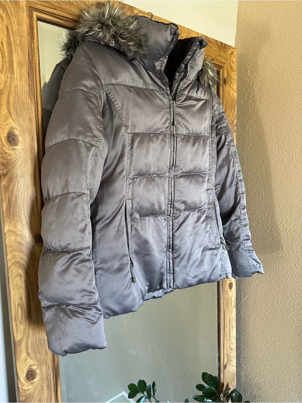 Women's Gray Puffer Jacket with Faux Fur Hood